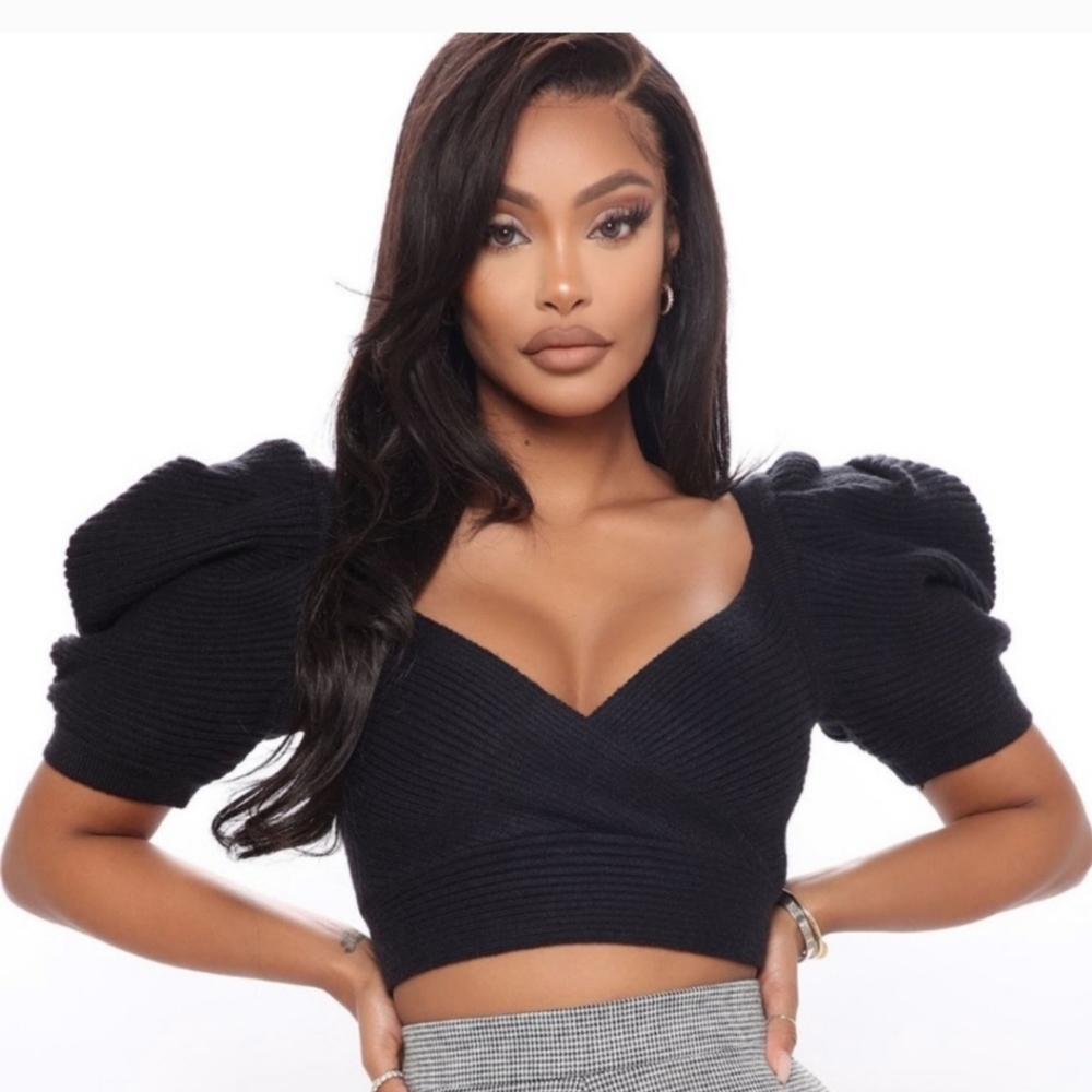 I'm looking for this top size. Small to XL large !!!! Not selling